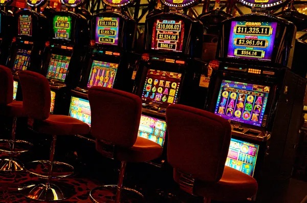 naga168 Red Tiger game lobby showing live tables and slot options